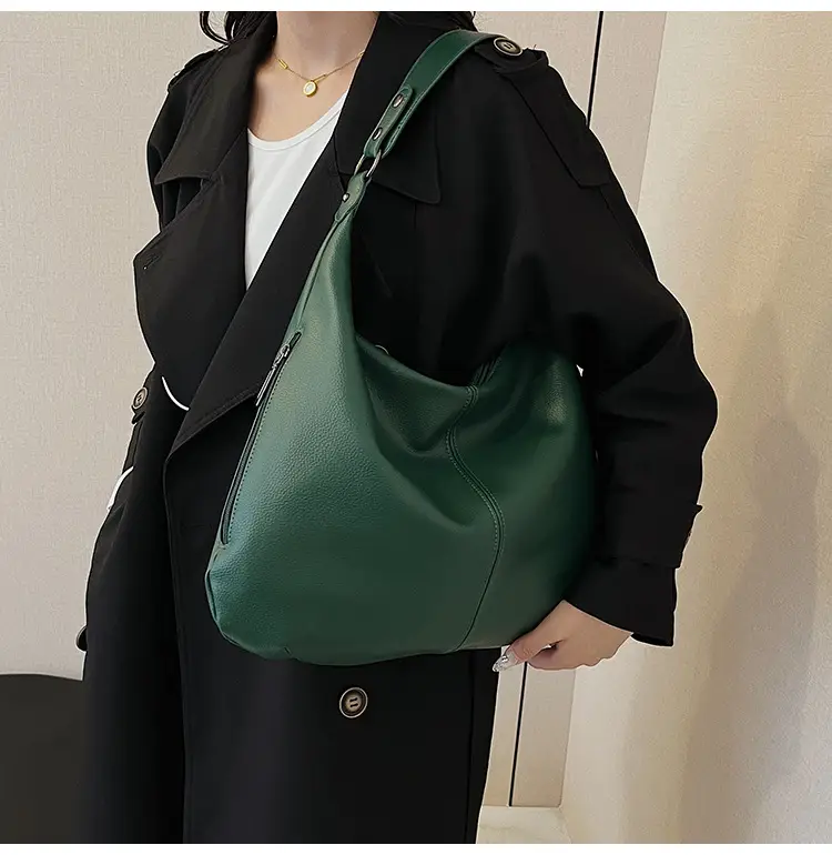 Black Large Capacity Shoulder Bag for Women 2024 — feature 15