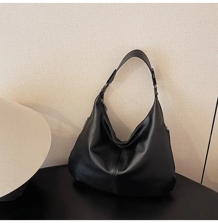 Black Large Capacity Shoulder Bag for Women 2024 — feature 25
