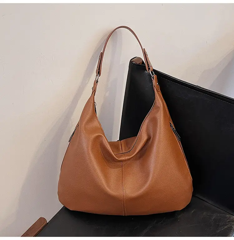 Black Large Capacity Shoulder Bag for Women 2024 — feature 26