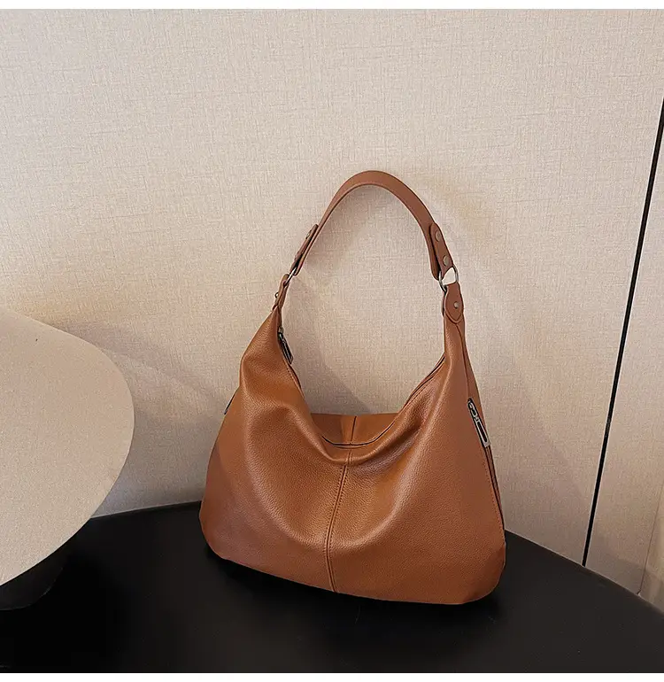 Black Large Capacity Shoulder Bag for Women 2024 — feature 28