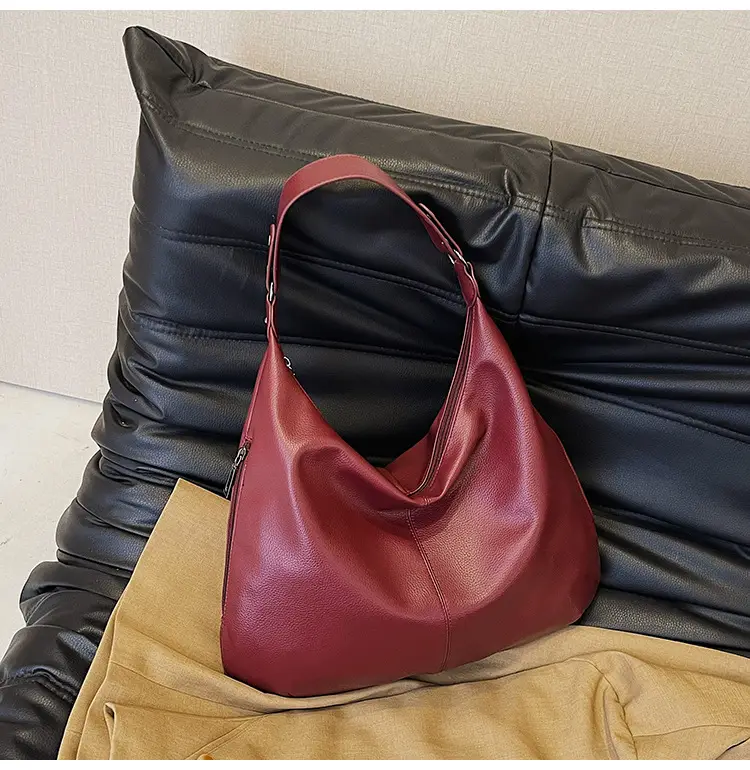 Black Large Capacity Shoulder Bag for Women 2024 — feature 33