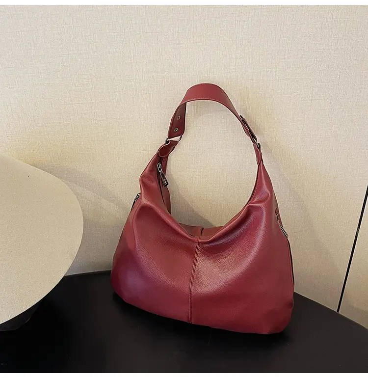 Black Large Capacity Shoulder Bag for Women 2024 — feature 34