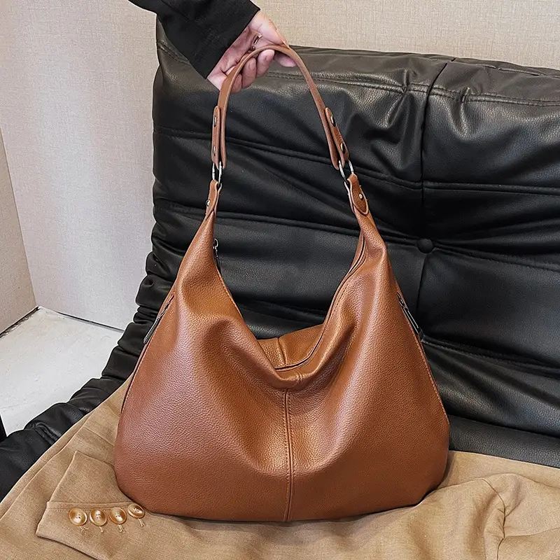 Black Large Capacity Shoulder Bag for Women 2024 - Image 2