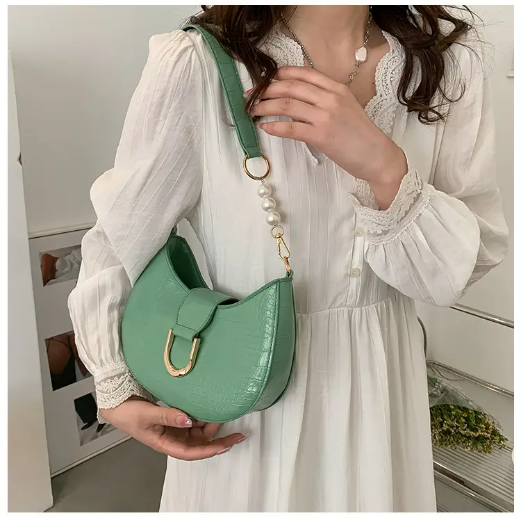 White Textured Crossbody Bag with Pearl Strap — feature 7