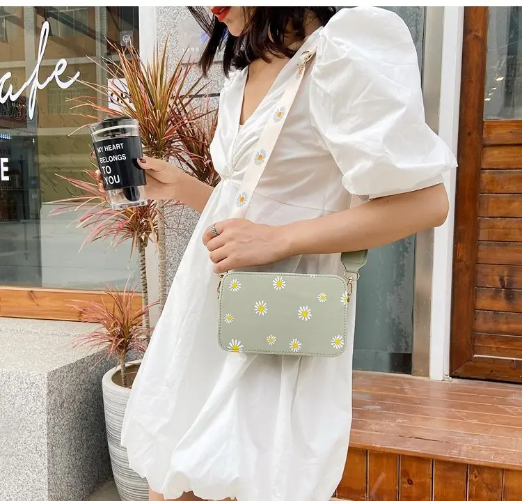 Black Daisy Print Shoulder Crossbody Bag 2024 — feature 13
