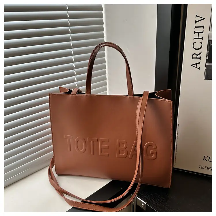Textured Large Capacity Women's Shoulder Bag Black 2024 — feature 12