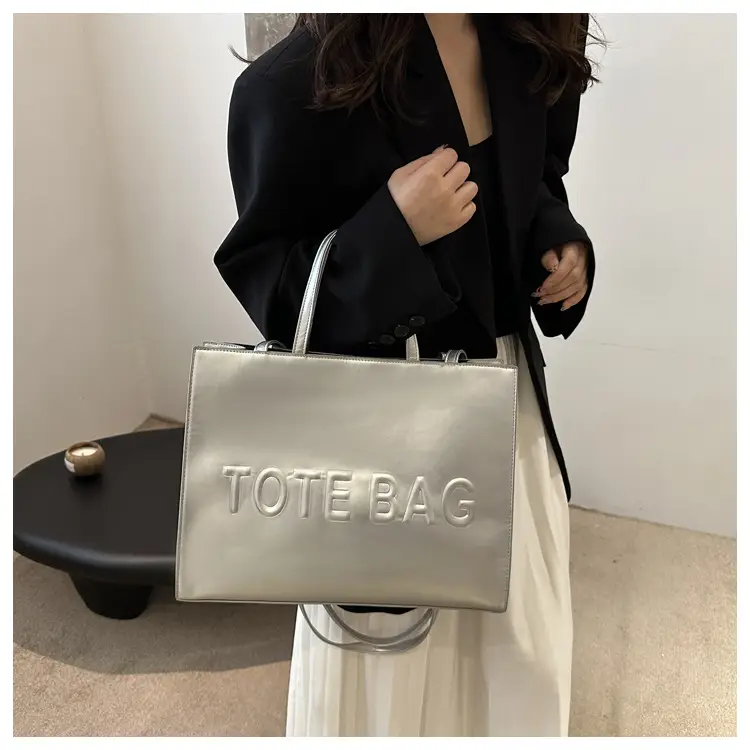 Textured Large Capacity Women's Shoulder Bag Black 2024 — feature 14