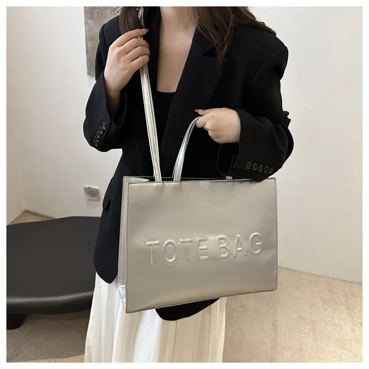 Textured Large Capacity Women's Shoulder Bag Black 2024 — feature 18