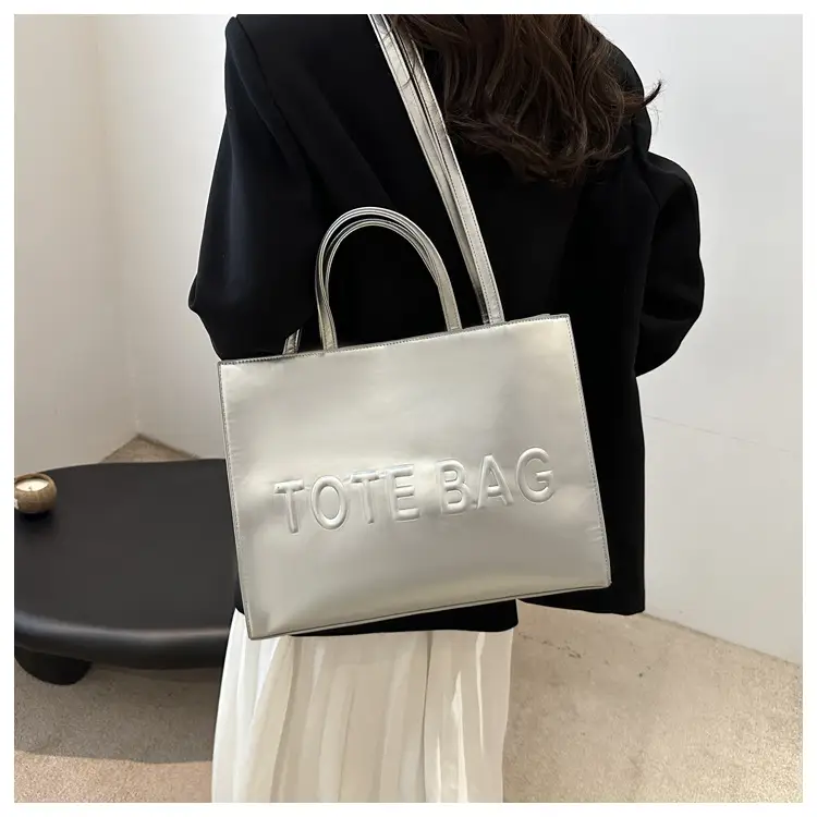 Textured Large Capacity Women's Shoulder Bag Black 2024 — feature 19