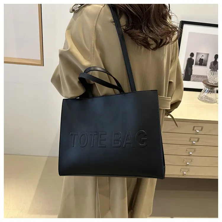 Textured Large Capacity Women's Shoulder Bag Black 2024 — feature 36