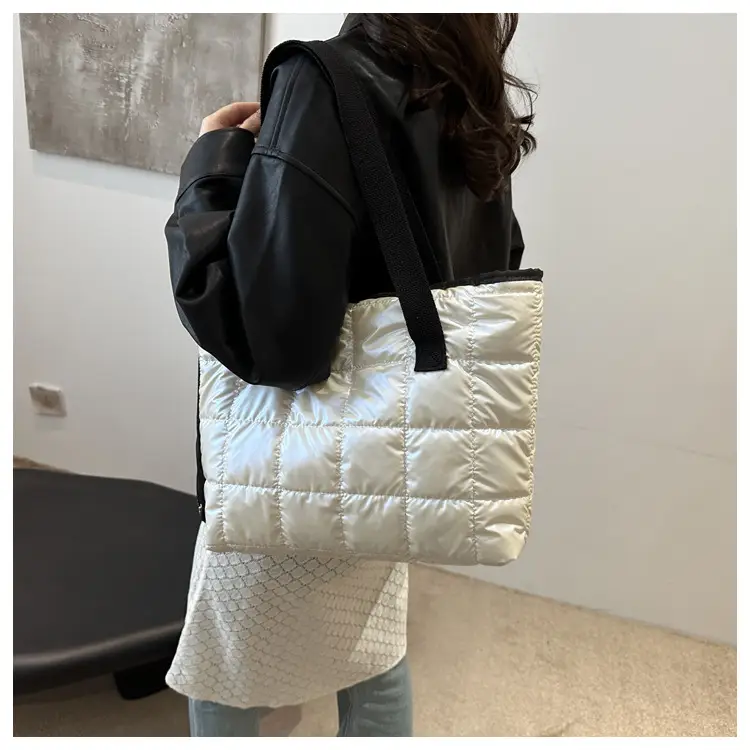 Silver Padded Shoulder Bag 2024 Winter Commute — feature 7