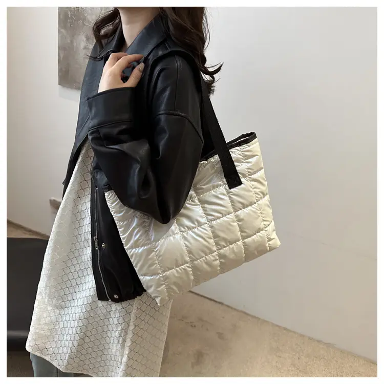 Silver Padded Shoulder Bag 2024 Winter Commute — feature 9
