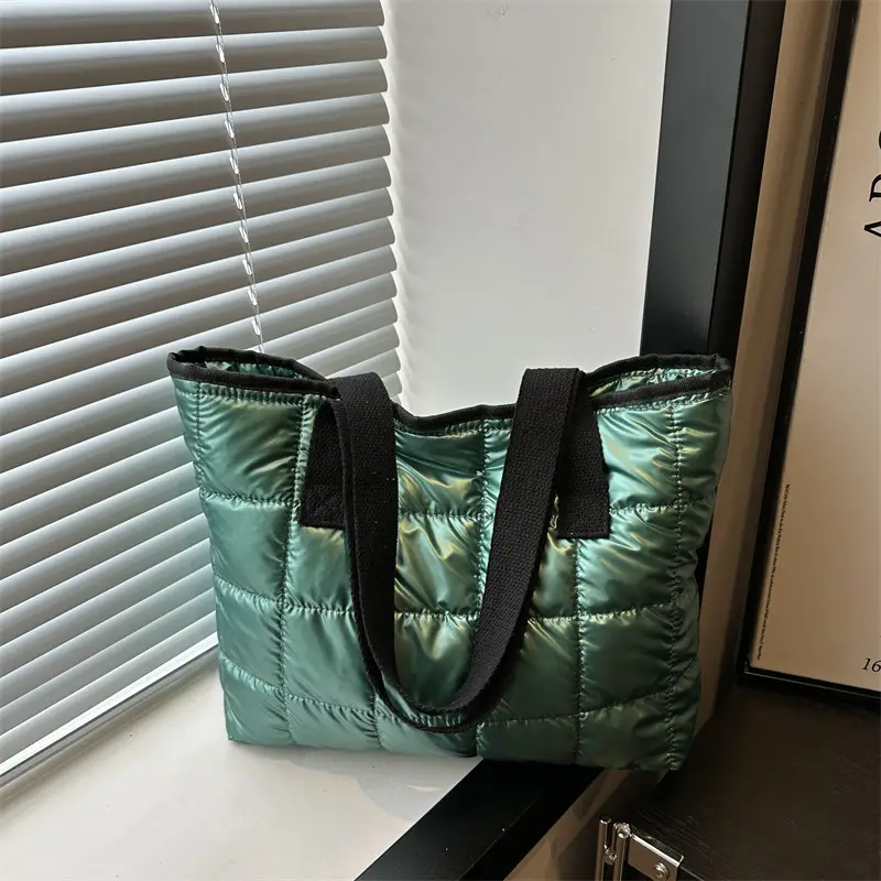 Silver Padded Shoulder Bag 2024 Winter Commute - Image 4