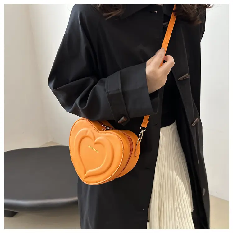Vintage Heart Bag Women 2024 Casual Shoulder Crossbody Love — feature 12
