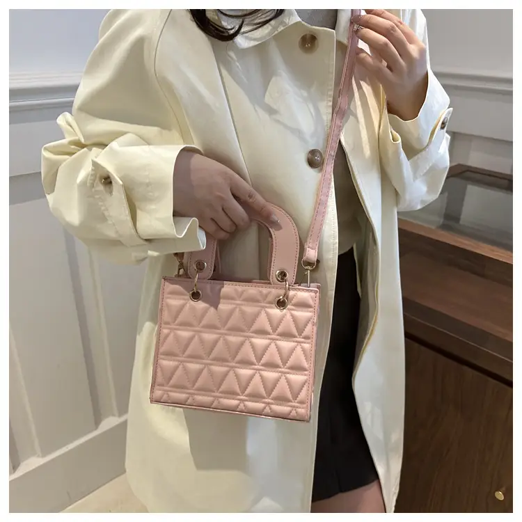 White Rhombic Shoulder Crossbody Bag for Women 2024 — feature 17