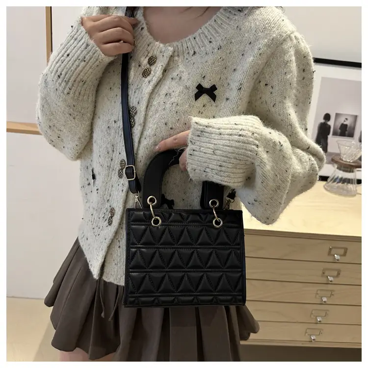 White Rhombic Shoulder Crossbody Bag for Women 2024 — feature 20