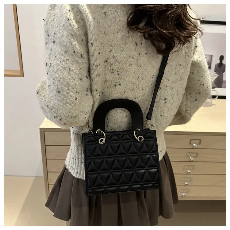 White Rhombic Shoulder Crossbody Bag for Women 2024 — feature 21