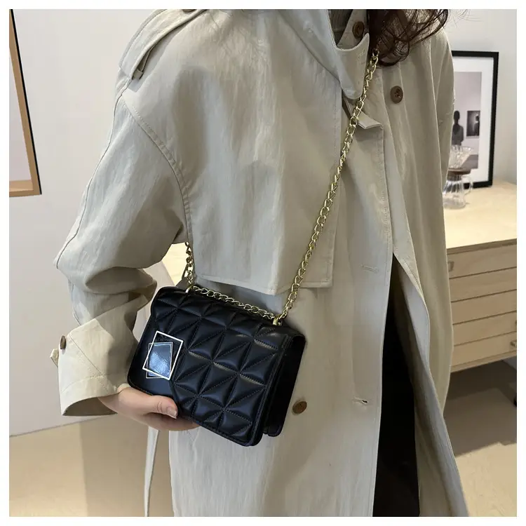 Women's White Quilted Chain Crossbody Bag — feature 11