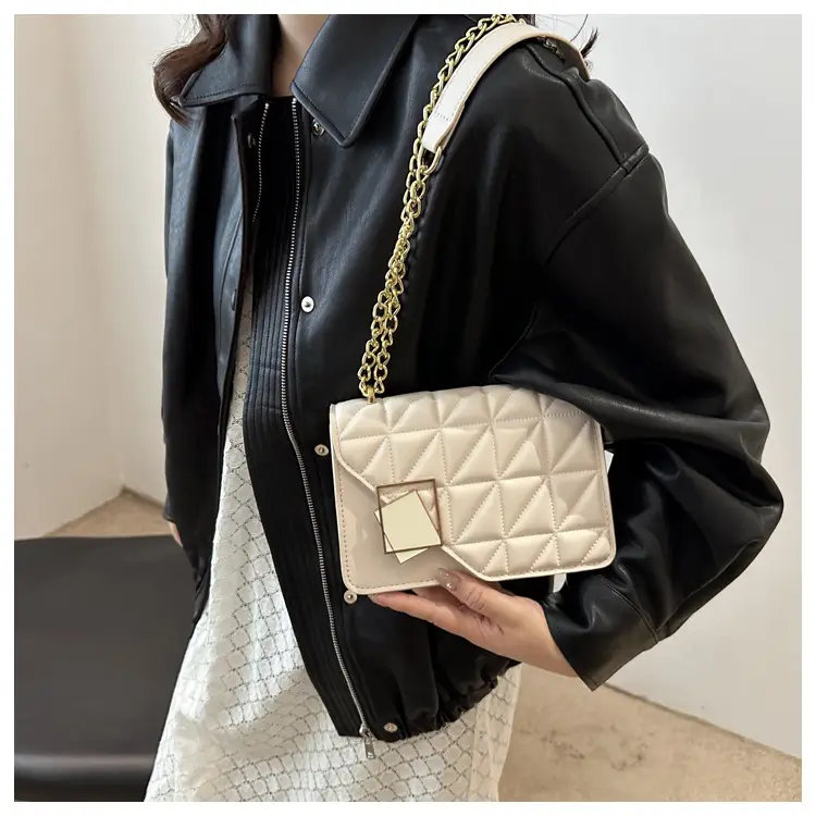 Women's White Quilted Chain Crossbody Bag — feature 13
