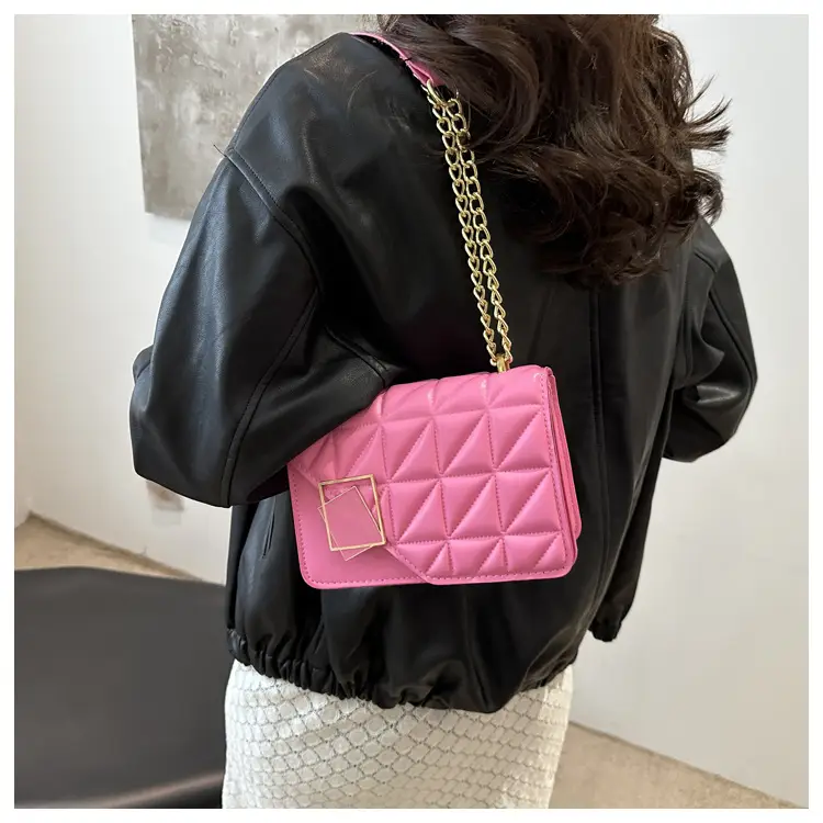 Women's White Quilted Chain Crossbody Bag — feature 15