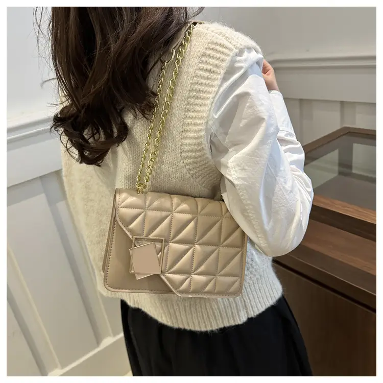 Women's White Quilted Chain Crossbody Bag — feature 16