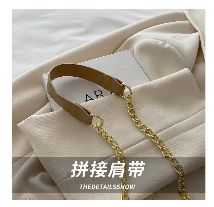 Women's White Quilted Chain Crossbody Bag — feature 7