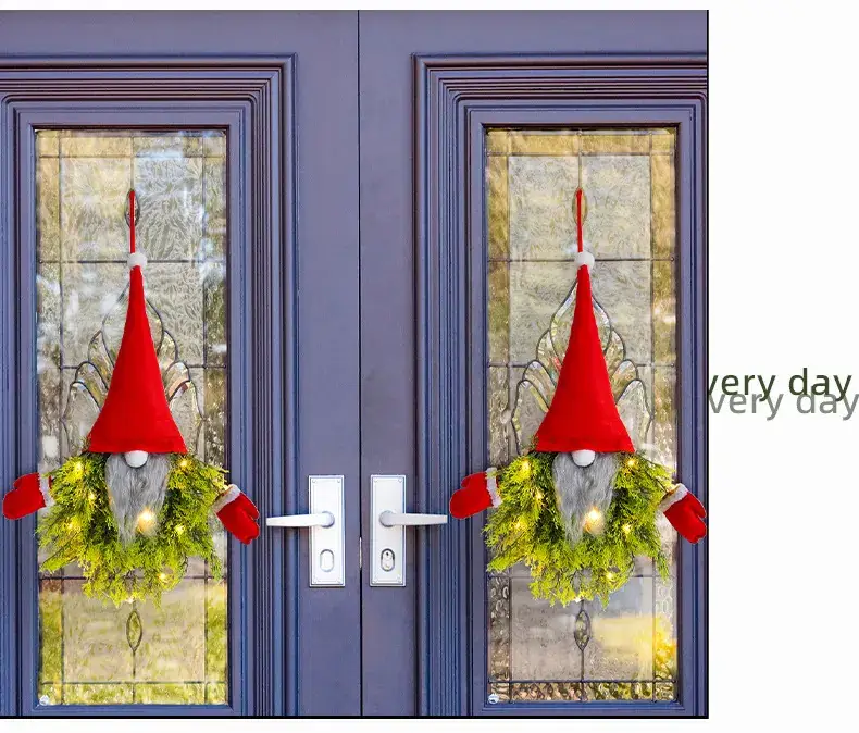 Christmas Wreath Hanging for Door Decor — feature 5