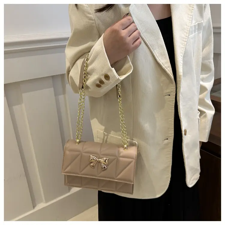 White Square Butterfly Bag with Magnetic Buckle — feature 17