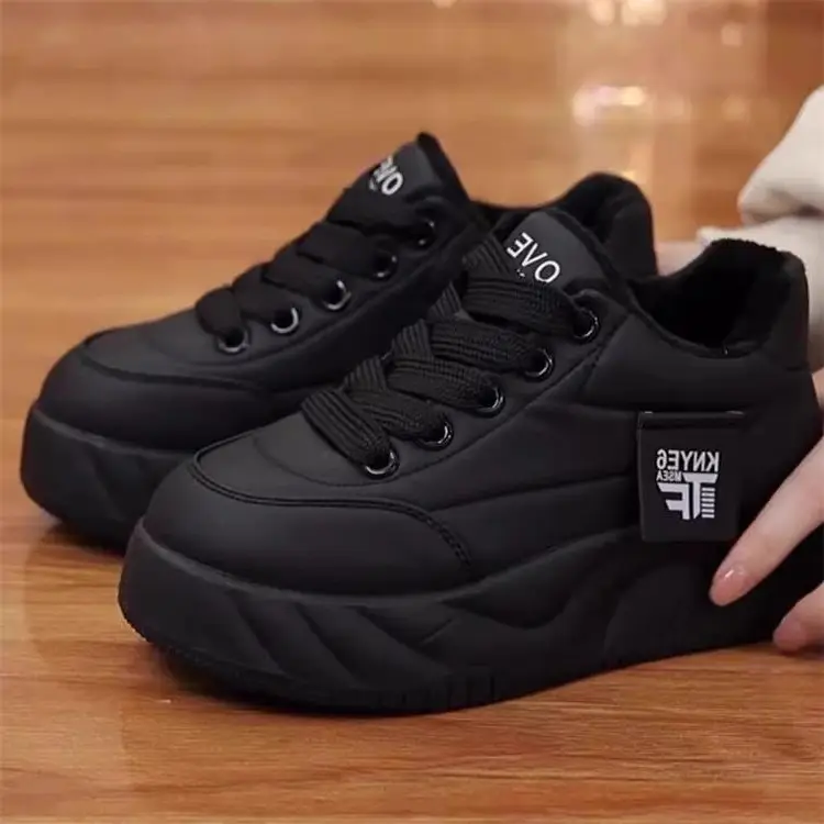 Women's Beige Fleece-Lined Flat Board Shoes Winter 2024 — feature 6
