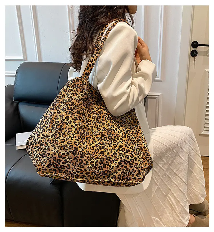 Retro Leopard Print Shoulder Bag 2024 Autumn — feature 1