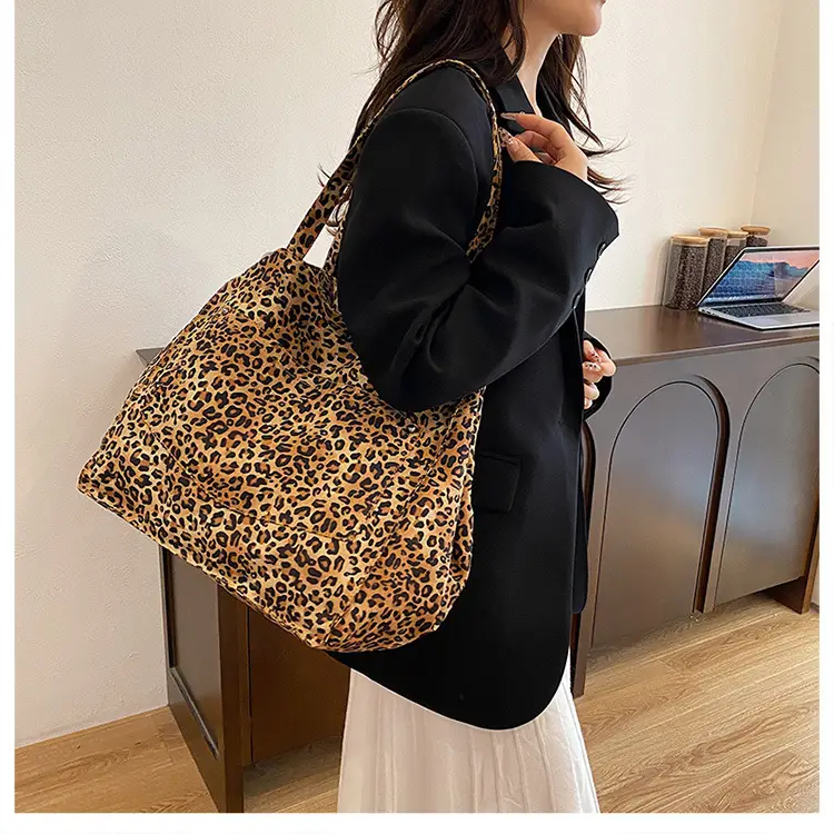Retro Leopard Print Shoulder Bag 2024 Autumn — feature 17