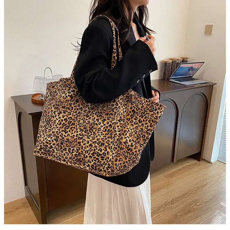 Retro Leopard Print Shoulder Bag 2024 Autumn — feature 19