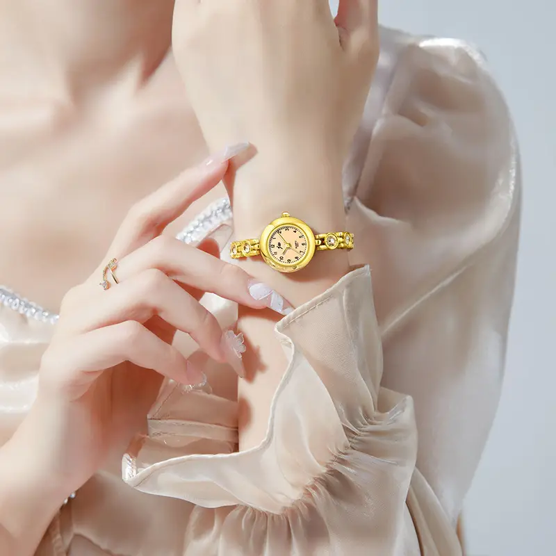 Women's Elegant Crystal Bracelet Watch with Quartz Movement