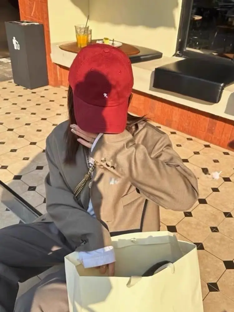 Women Sun Hat Beige R-Logo Baseball Cap — feature 6