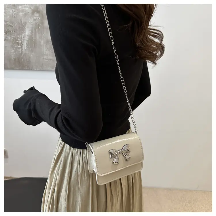 Women's High-end Silver Bow Crossbody Bag — feature 9