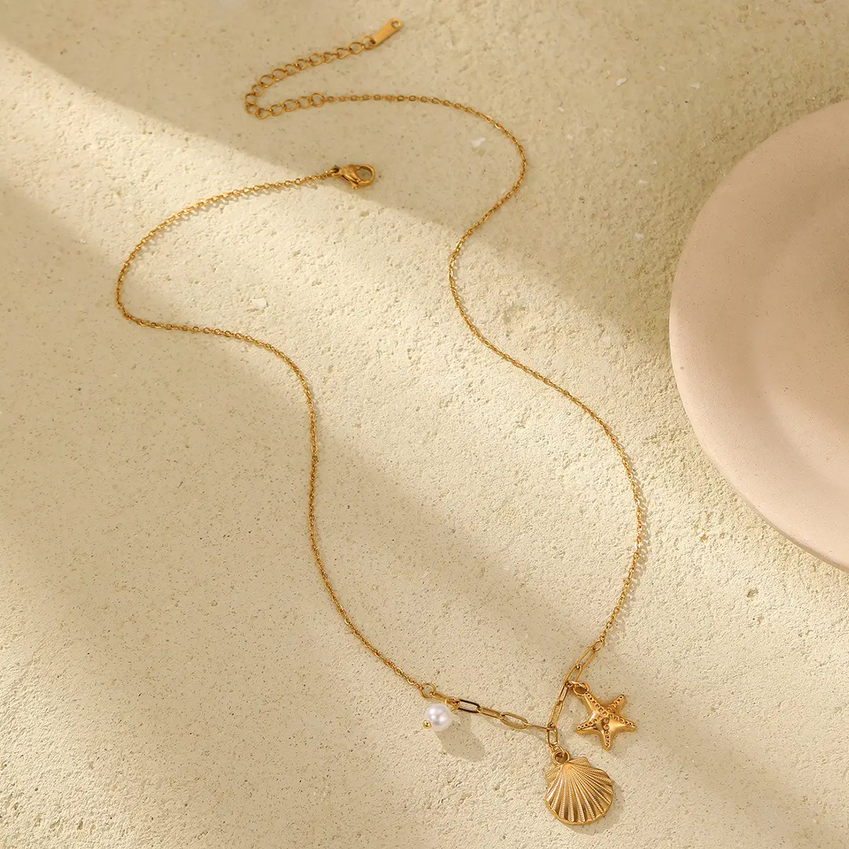 18K True Gold Pearl Shell Starfish Necklace — feature 3