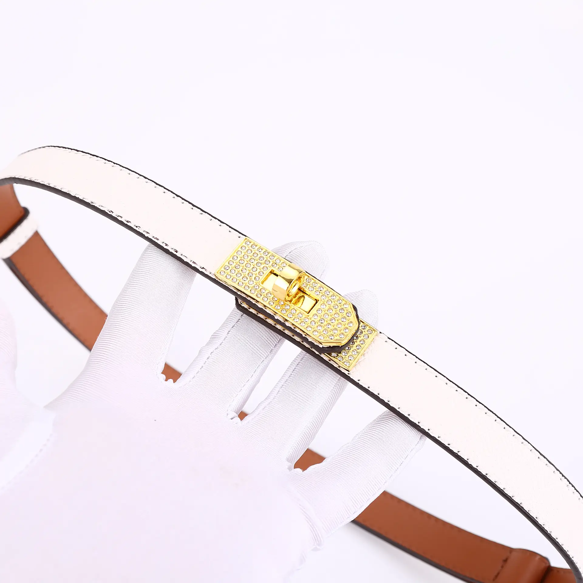 Women's Leather Belt with Diamond Clasp, Versatile Decorative Accessory - Image 4