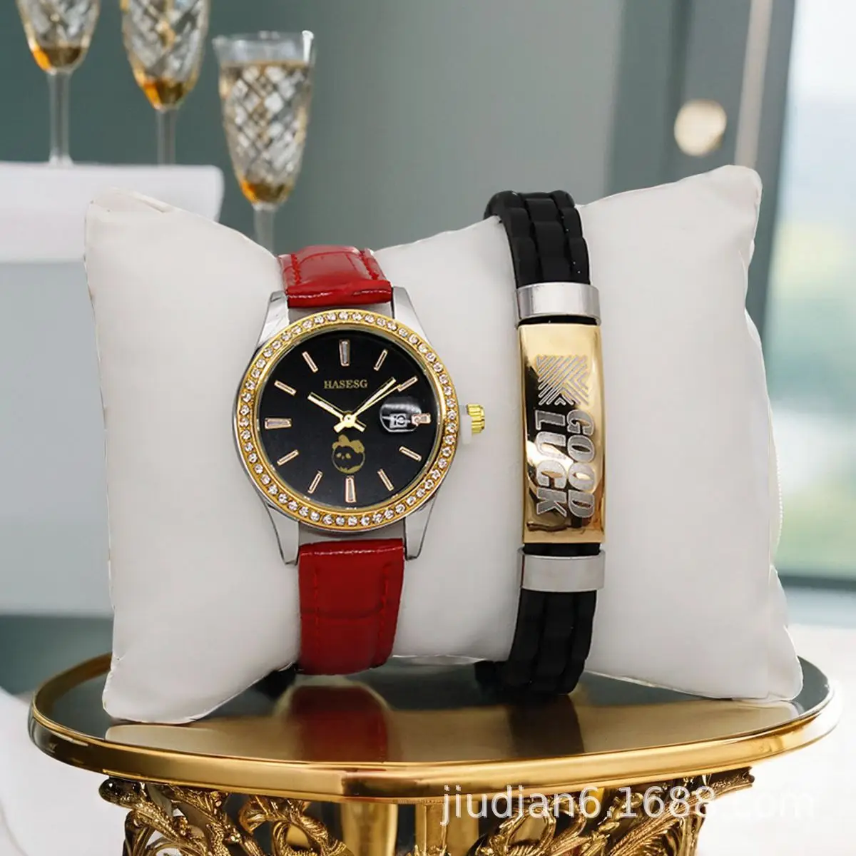 Modern Black Leather Wristwatch for Women — feature 6