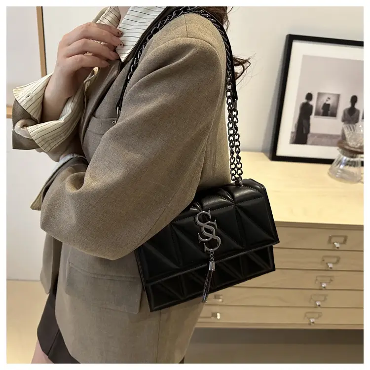 New Personalized Fashion Letters 2024 Autumn Crossbody Bag for Women — feature 11