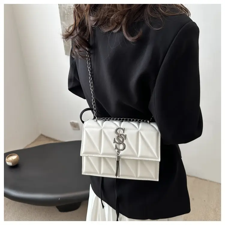 New Personalized Fashion Letters 2024 Autumn Crossbody Bag for Women — feature 15