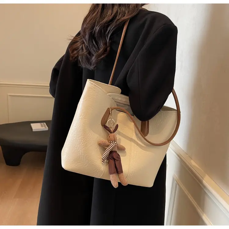 Black Retro Shoulder Bag for Women 2024 New Arrival — feature 18