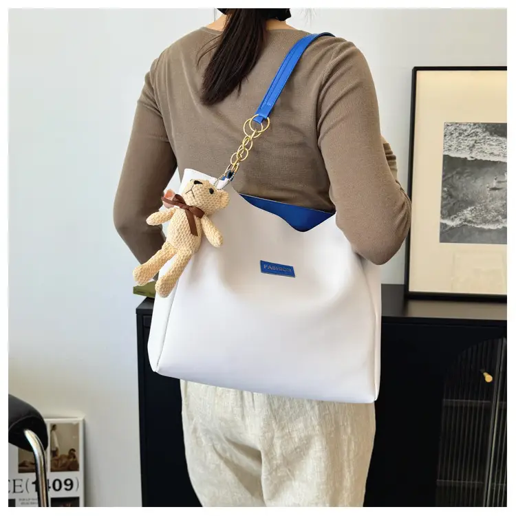 White Leather Tote Bag with Gold Chain Handle for Women - Image 8