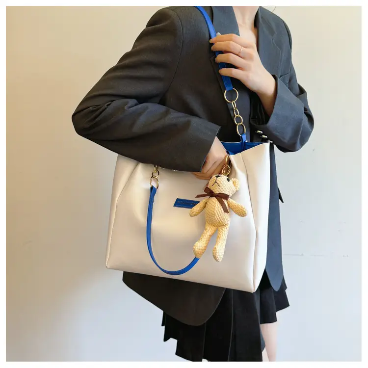 White Leather Tote Bag with Gold Chain Handle for Women — feature 10