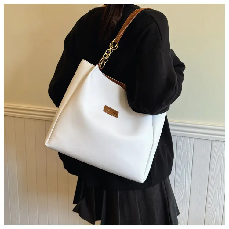 White Leather Tote Bag with Gold Chain Handle for Women — feature 13