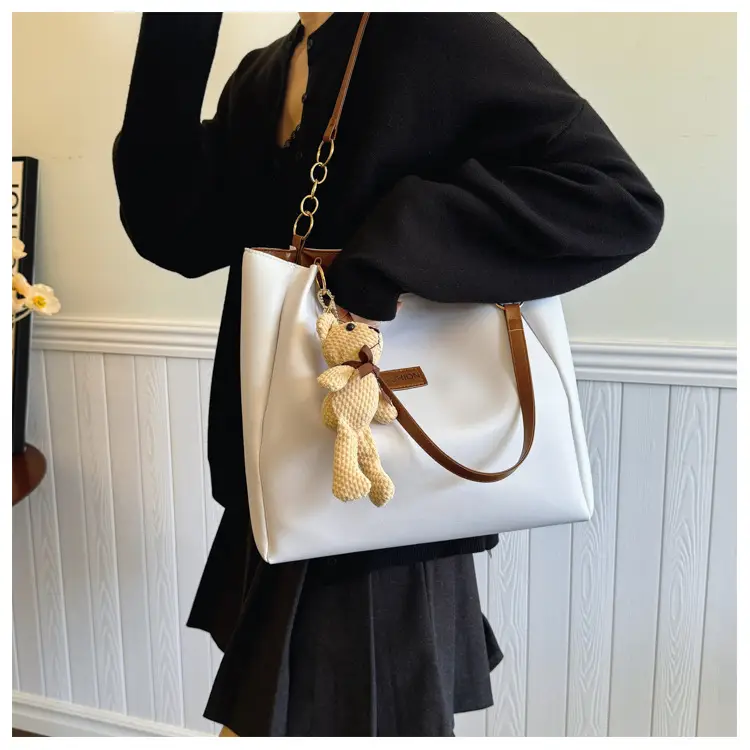 White Leather Tote Bag with Gold Chain Handle for Women — feature 14