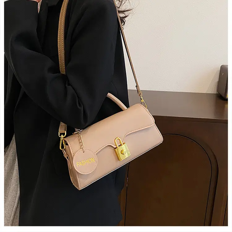 Black Crossbody Bag with Gold Lock for Women 2024 — feature 18
