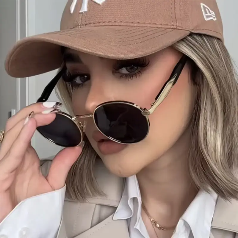 Metal Anti-UV Sunglasses with Rose Gold Tint - Image 7