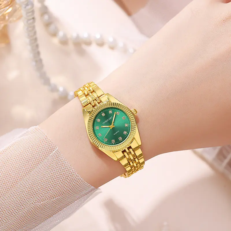 Gold Quartz Couple Watch for Men Women - Image 12