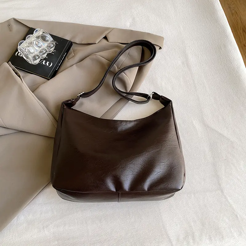 Black Large Capacity Women's Shoulder Bag 2024 - Image 7