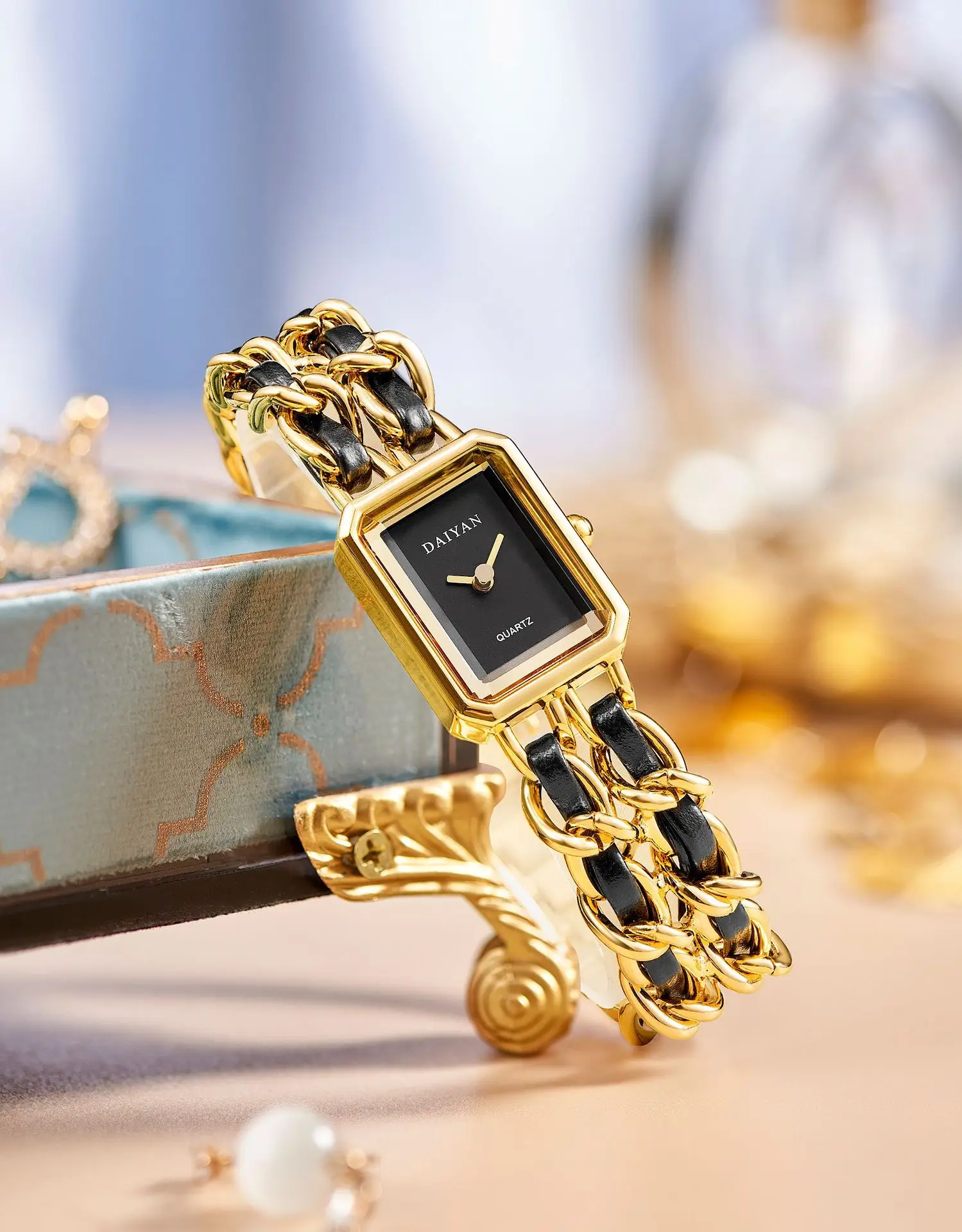 Women's Golden Black Woven Chain Watch with Quartz Movement — feature 7